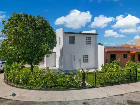 4527 NW 191st Terrace Miami Gardens FL 33055