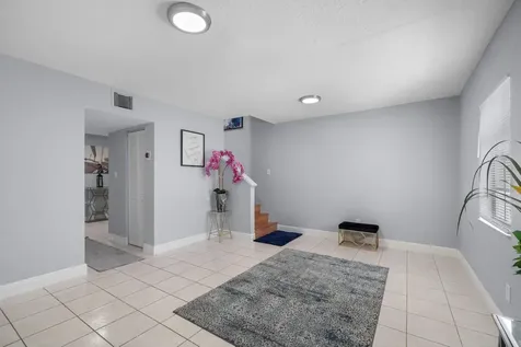 4527 NW 191st Terrace Miami Gardens FL 33055
