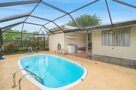 3195 Emerson Avenue Palm Springs FL 33461