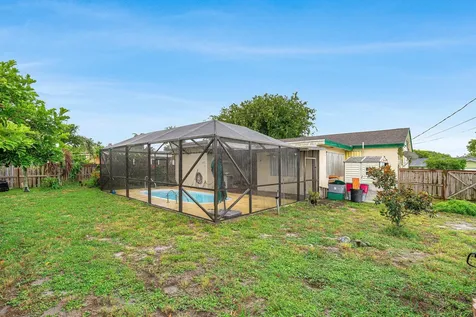 3195 Emerson Avenue Palm Springs FL 33461
