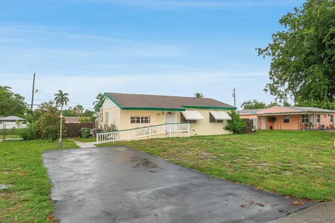 3195 Emerson Avenue Palm Springs FL 33461