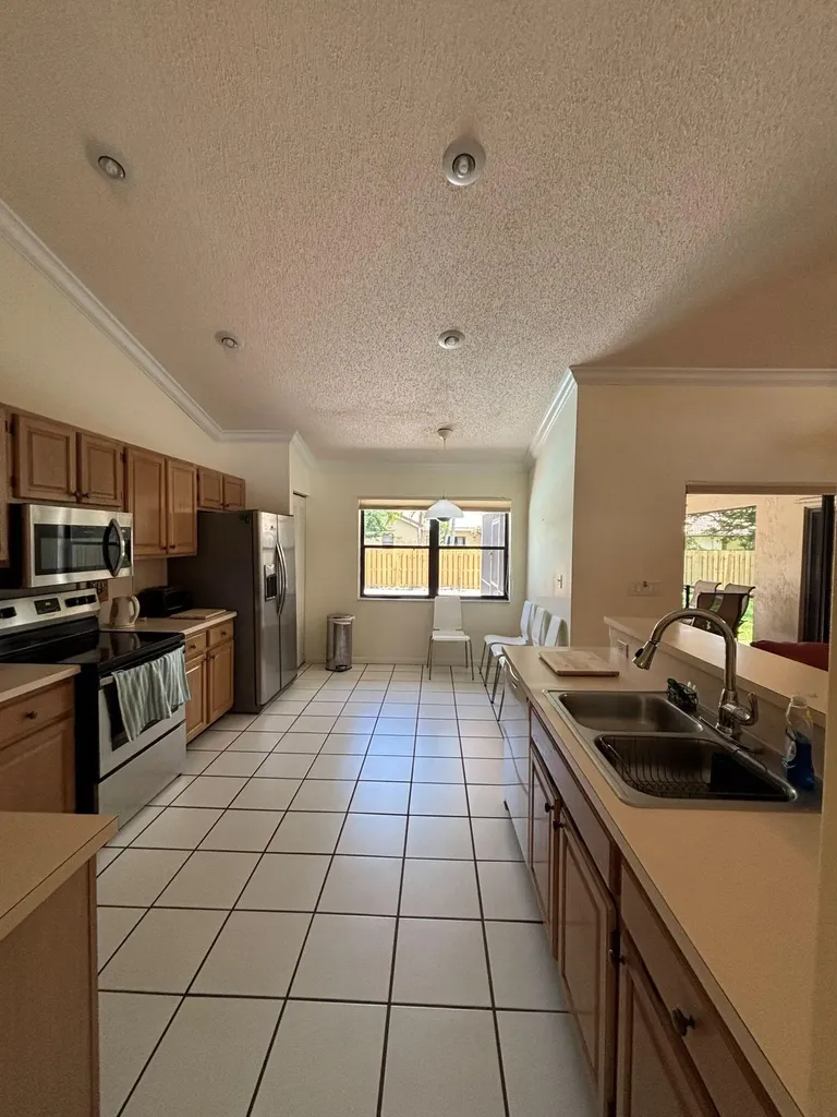 3145 Peachtree Way Davie FL 33328