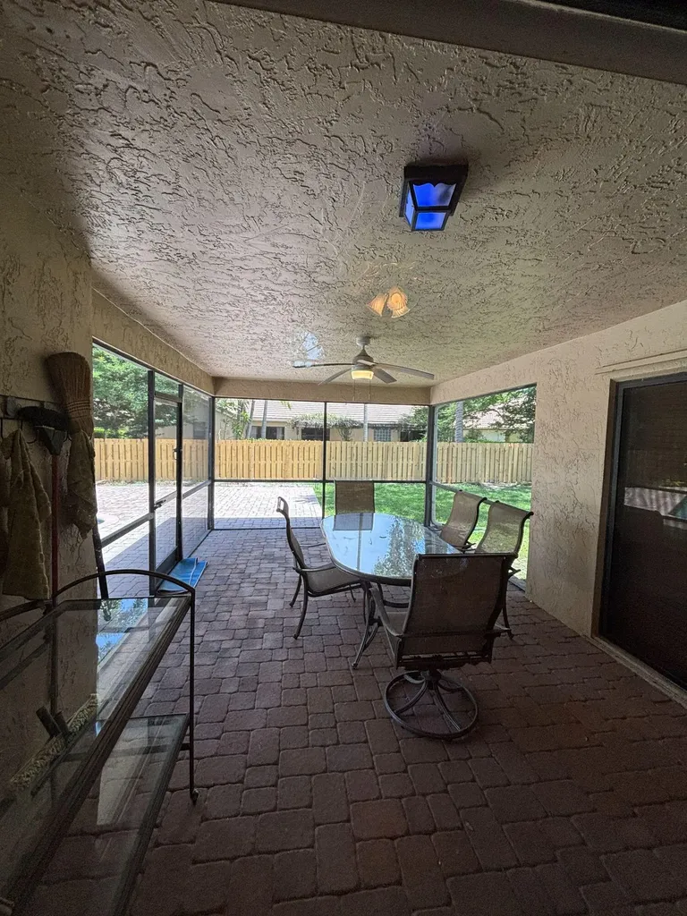 3145 Peachtree Way Davie FL 33328