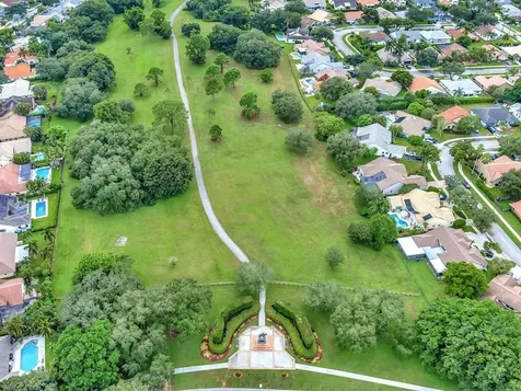 3145 Peachtree Way Davie FL 33328