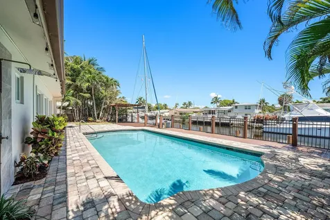1525 SE 6th Street Deerfield Beach FL 33441