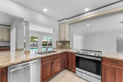 1525 SE 6th Street Deerfield Beach FL 33441