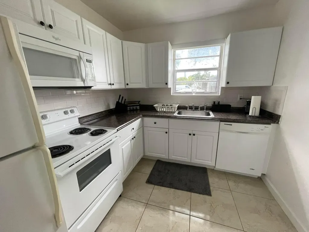 1401 N 16th Court Hollywood FL 33020