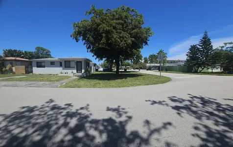 1401 N 16th Court Hollywood FL 33020