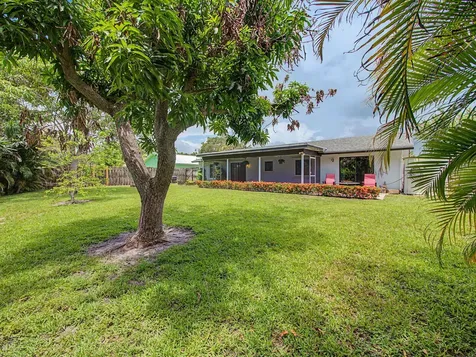 126 Chapel Lane Tequesta FL 33469