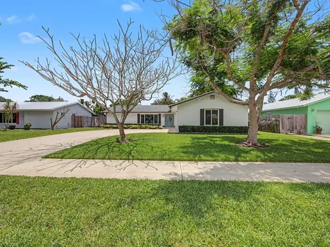 126 Chapel Lane Tequesta FL 33469