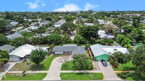 126 Chapel Lane Tequesta FL 33469