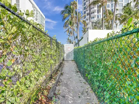1461 S Ocean Boulevard Lauderdale By The Sea FL 33062