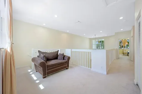 1384 Harbor View W Hollywood FL 33019