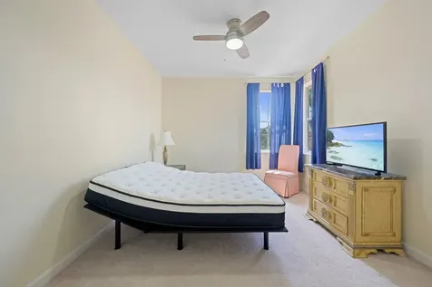 1384 Harbor View W Hollywood FL 33019