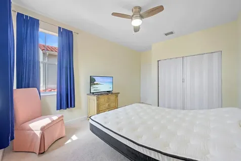 1384 Harbor View W Hollywood FL 33019