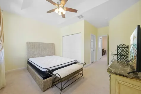 1384 Harbor View W Hollywood FL 33019