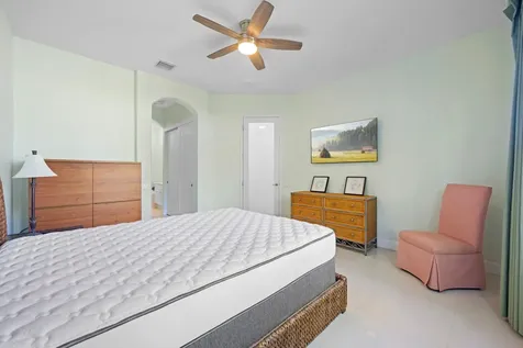 1384 Harbor View W Hollywood FL 33019