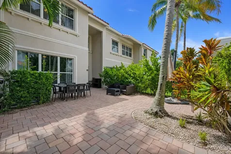 1384 Harbor View W Hollywood FL 33019