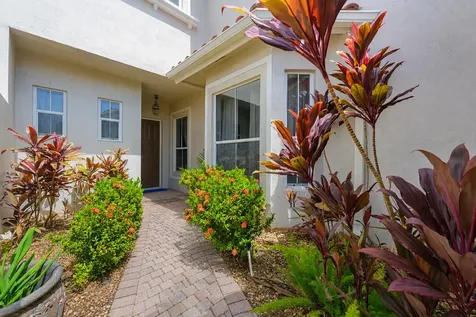 1384 Harbor View W Hollywood FL 33019