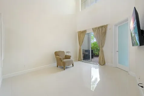 1384 Harbor View W Hollywood FL 33019