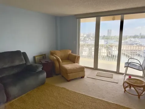 1 Las Olas Circle Fort Lauderdale FL 33316