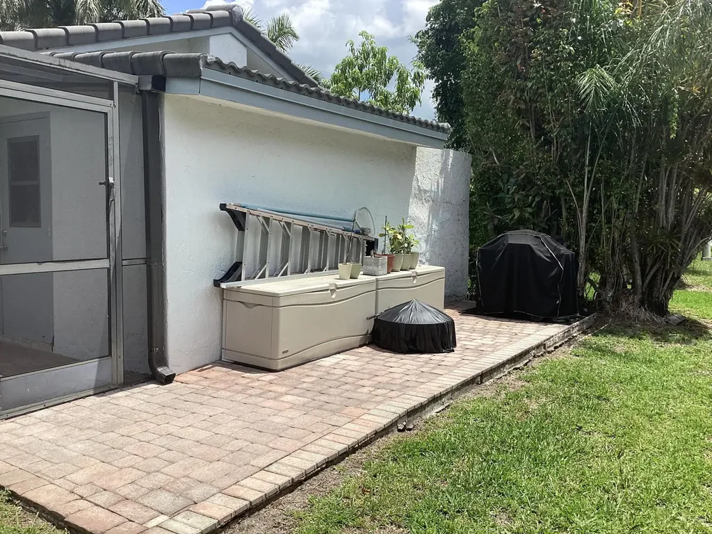10496 Augusta Court Boca Raton FL 33498