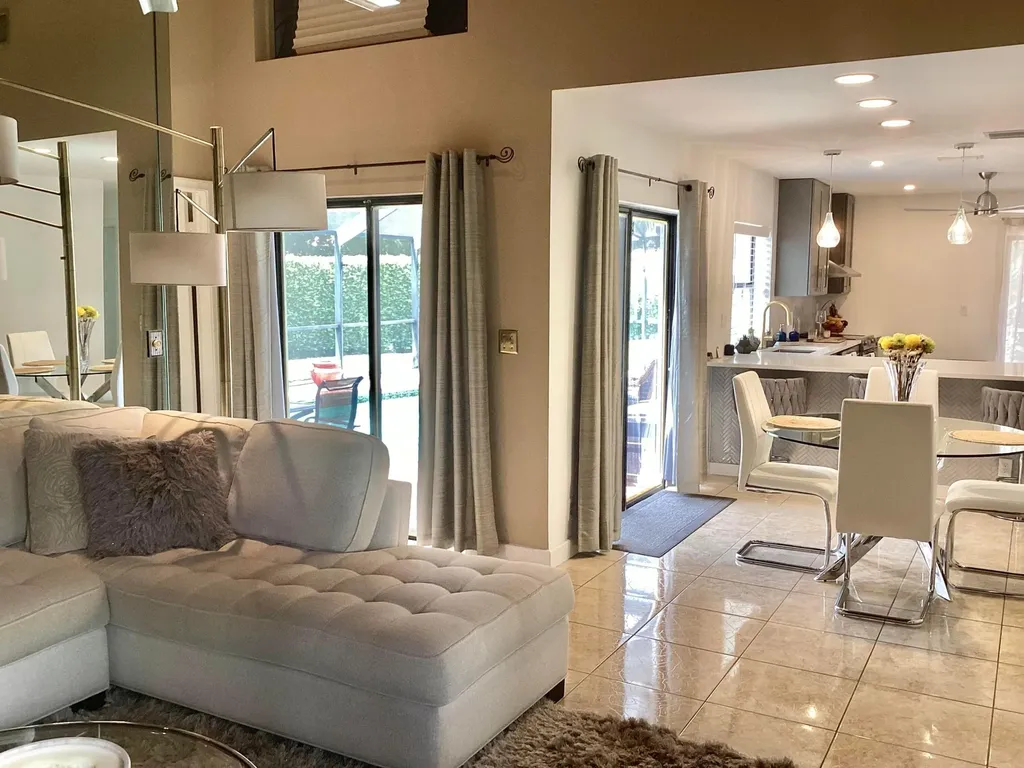 10496 Augusta Court Boca Raton FL 33498