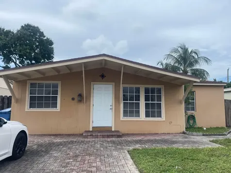 341 NW 52nd Oakland Park FL 33309