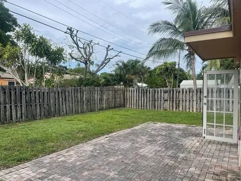341 NW 52nd Oakland Park FL 33309