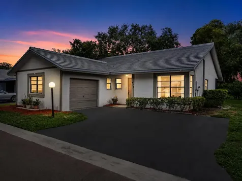 425 Shadow Wood Lane Coral Springs FL 33071