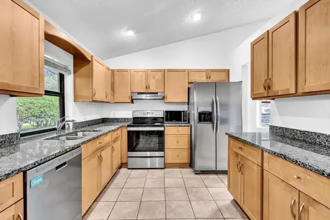 425 Shadow Wood Lane Coral Springs FL 33071
