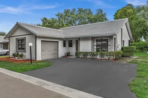 425 Shadow Wood Lane Coral Springs FL 33071