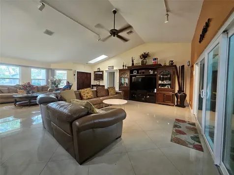 197 NW 113th Way Coral Springs FL 33071