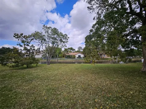 197 NW 113th Way Coral Springs FL 33071
