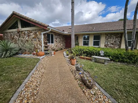 197 NW 113th Way Coral Springs FL 33071