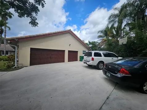 197 NW 113th Way Coral Springs FL 33071