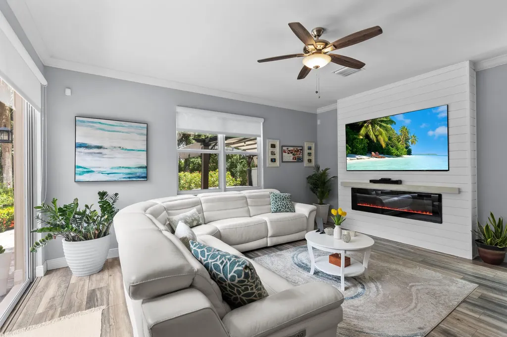 1104 NW Leonardo Circle Port St Lucie FL 34986