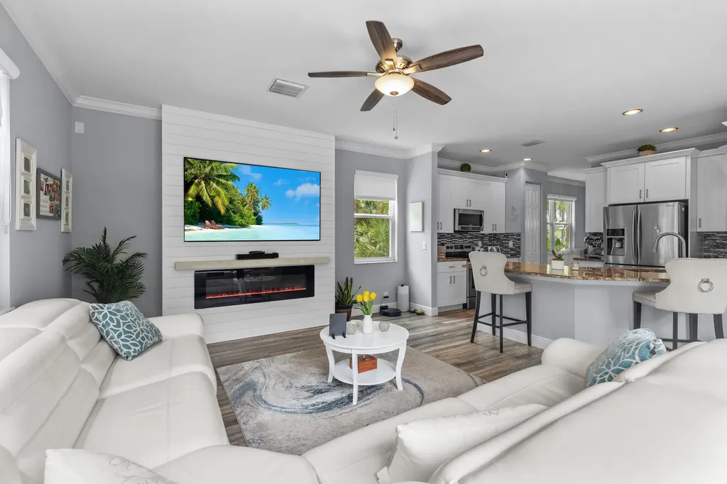 1104 NW Leonardo Circle Port St Lucie FL 34986