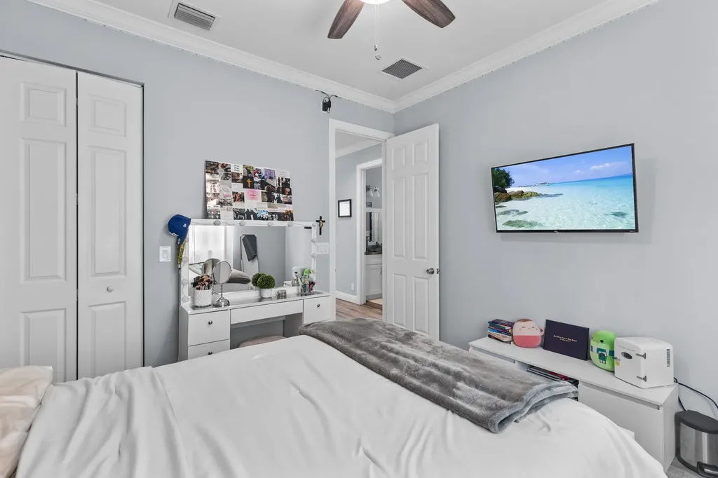 1104 NW Leonardo Circle Port St Lucie FL 34986