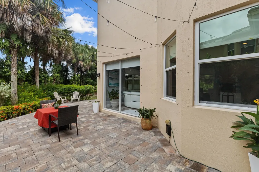 1104 NW Leonardo Circle Port St Lucie FL 34986