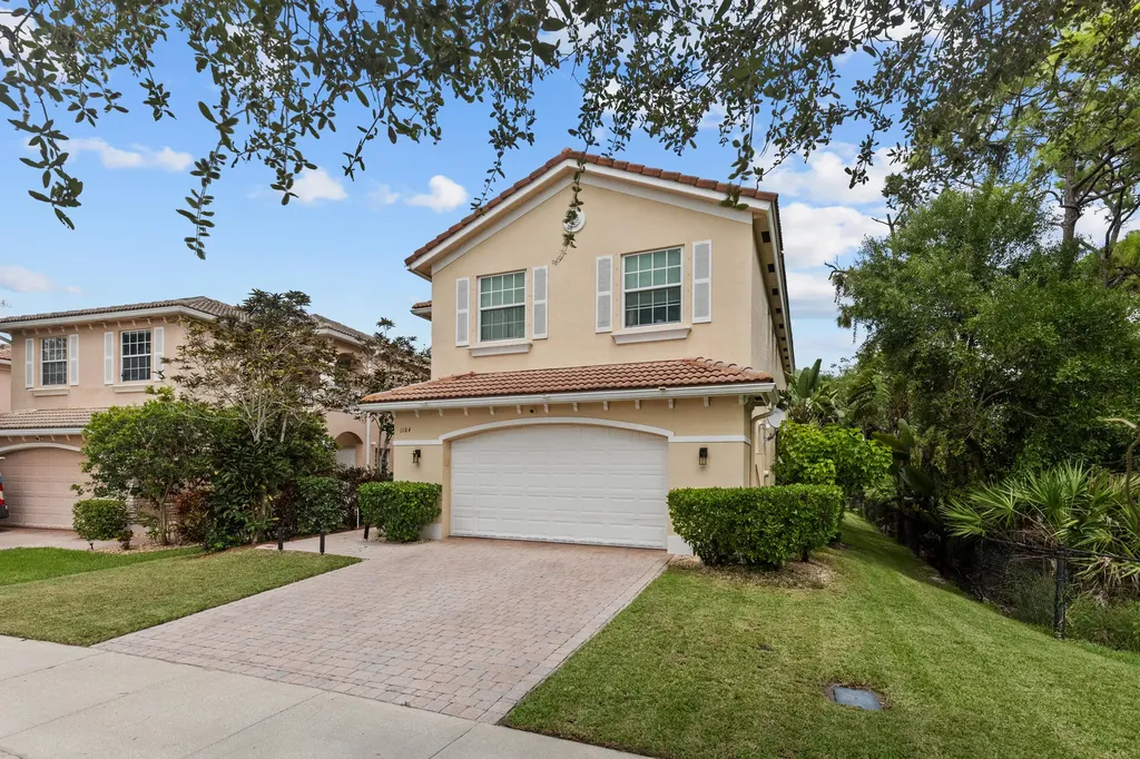 1104 NW Leonardo Circle Port St Lucie FL 34986