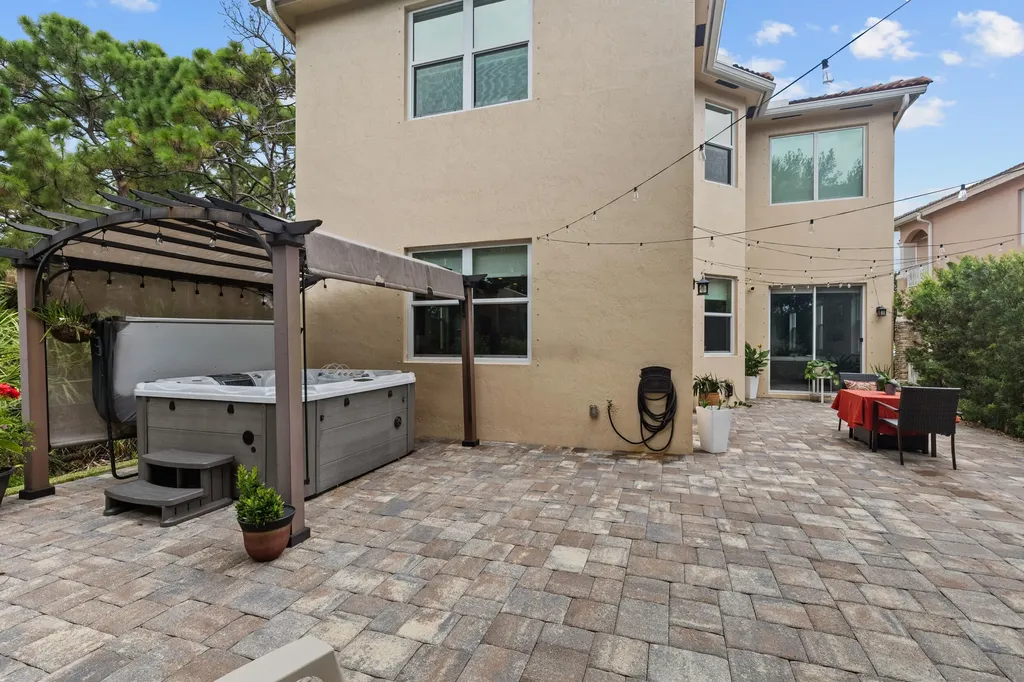 1104 NW Leonardo Circle Port St Lucie FL 34986