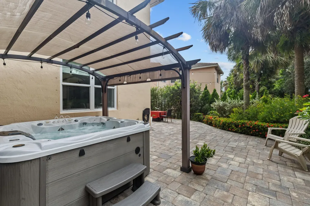 1104 NW Leonardo Circle Port St Lucie FL 34986