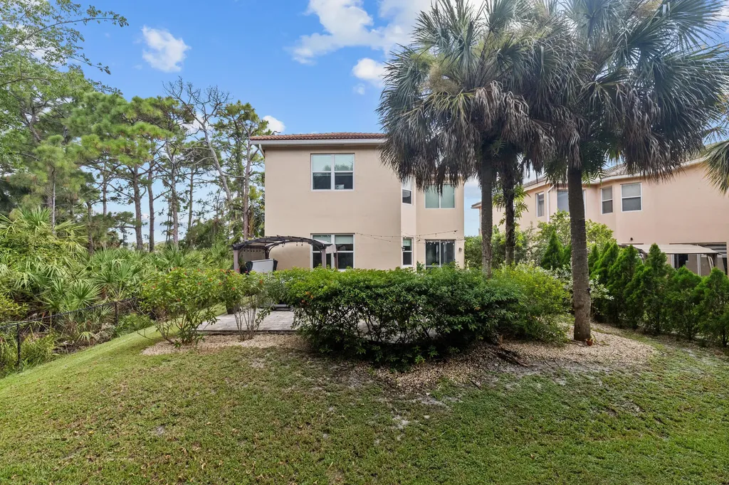 1104 NW Leonardo Circle Port St Lucie FL 34986