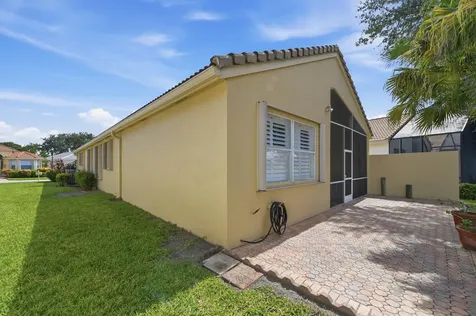 7229 Cataluna Circle Delray Beach FL 33446