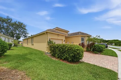 7229 Cataluna Circle Delray Beach FL 33446