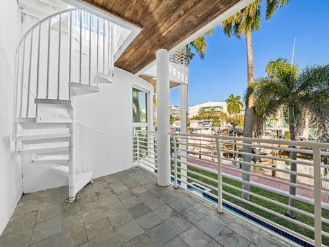450 Victoria Terrace Fort Lauderdale FL 33301