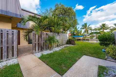 2471 Waterside Drive Lake Worth FL 33461