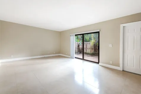2471 Waterside Drive Lake Worth FL 33461