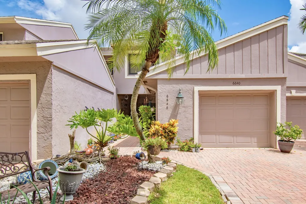 6640 Thornhill Court Boca Raton FL 33433